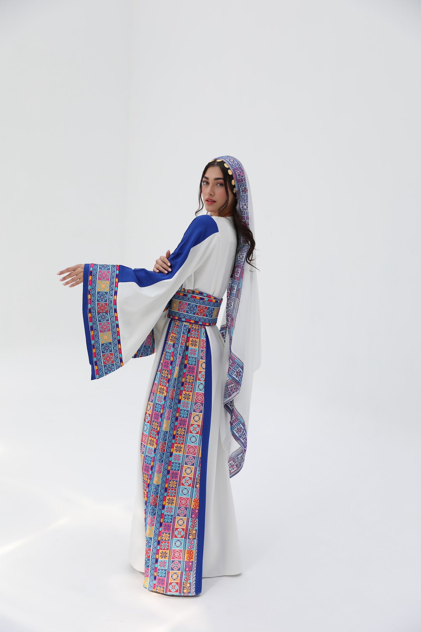 Malak Long Sleeve White & Blue Thobe