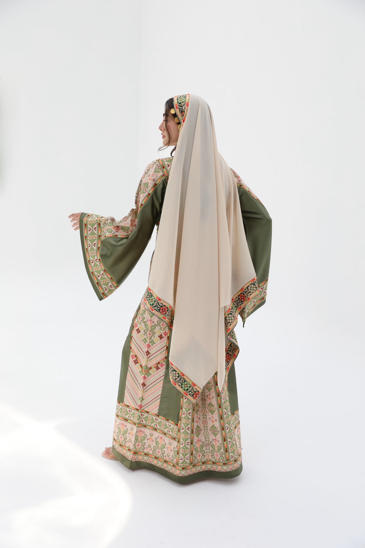 Dahab Long Sleeve Green and Beige Thobe