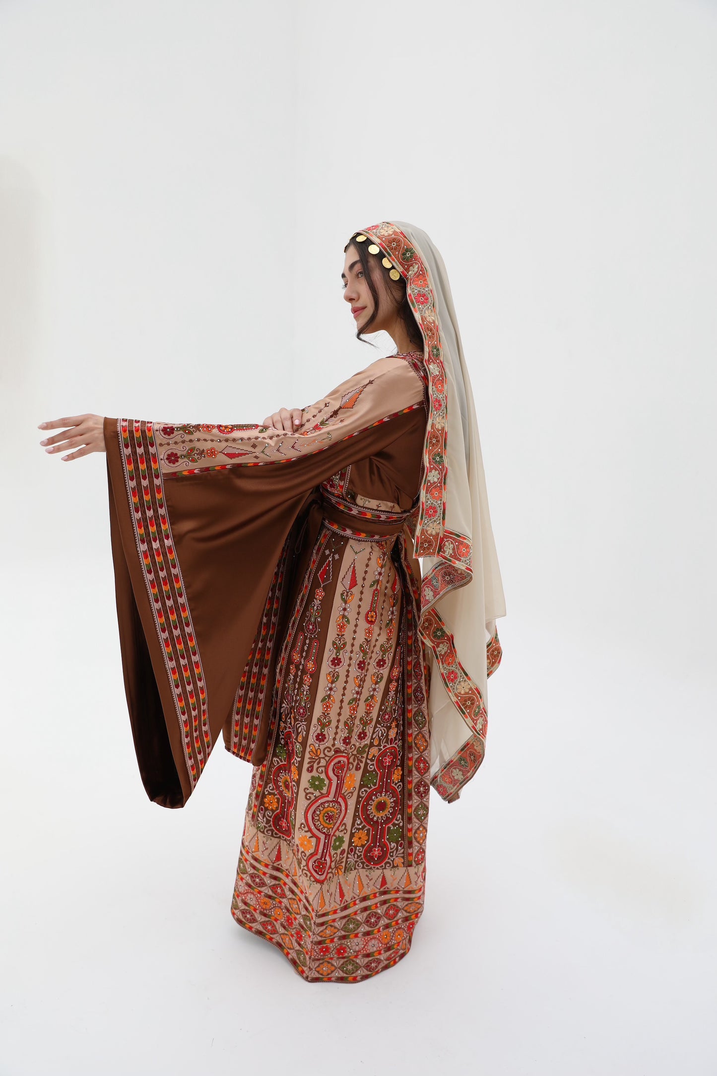 Kenz Long Sleeve Brown and Golden Thobe