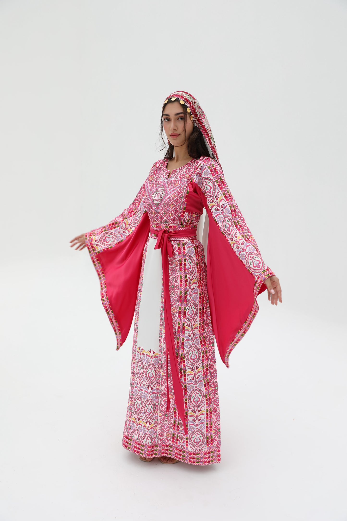 Shahd Long Sleeve Pink and White Thobe