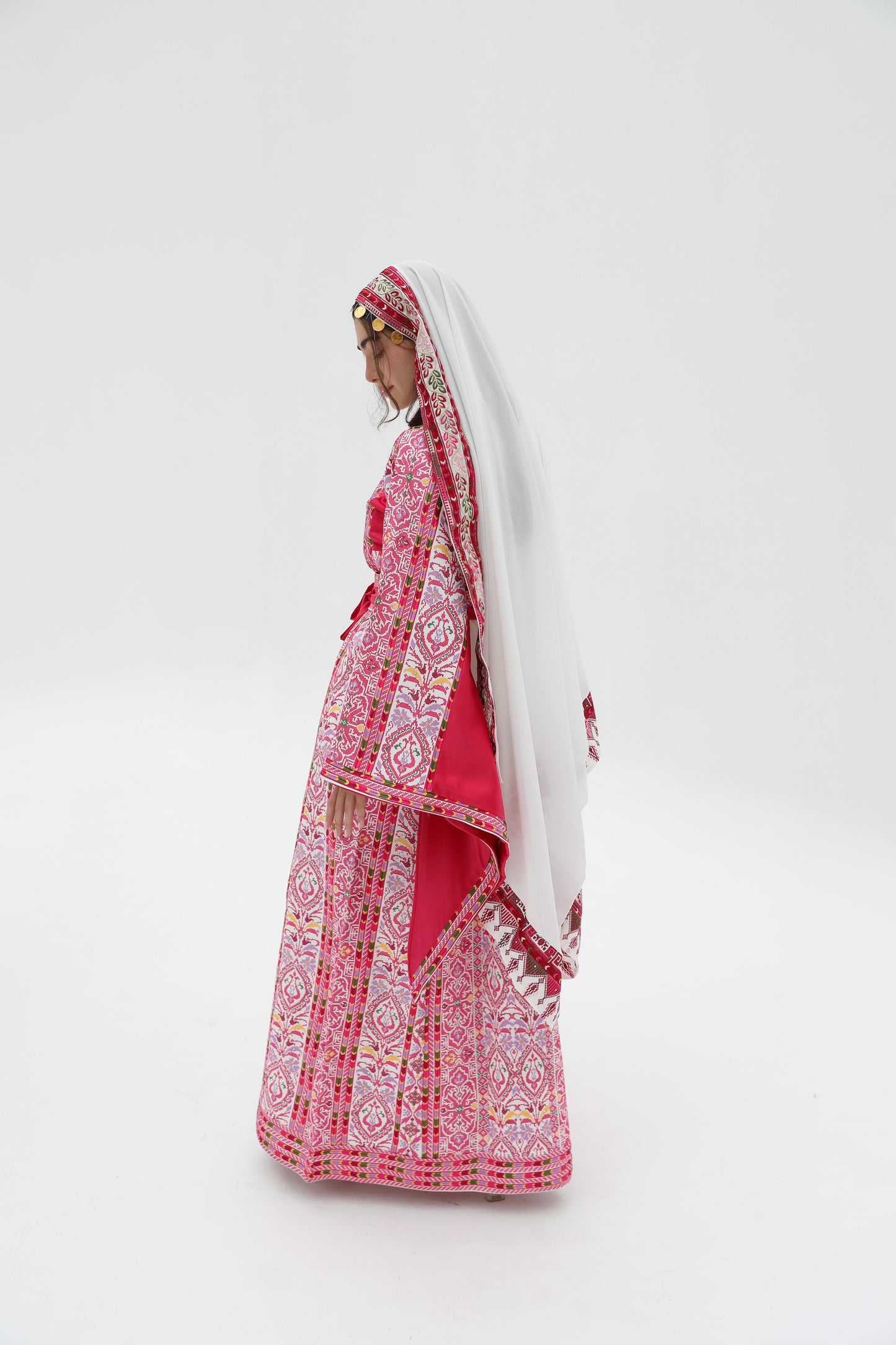 Shahd Long Sleeve Pink and White Thobe