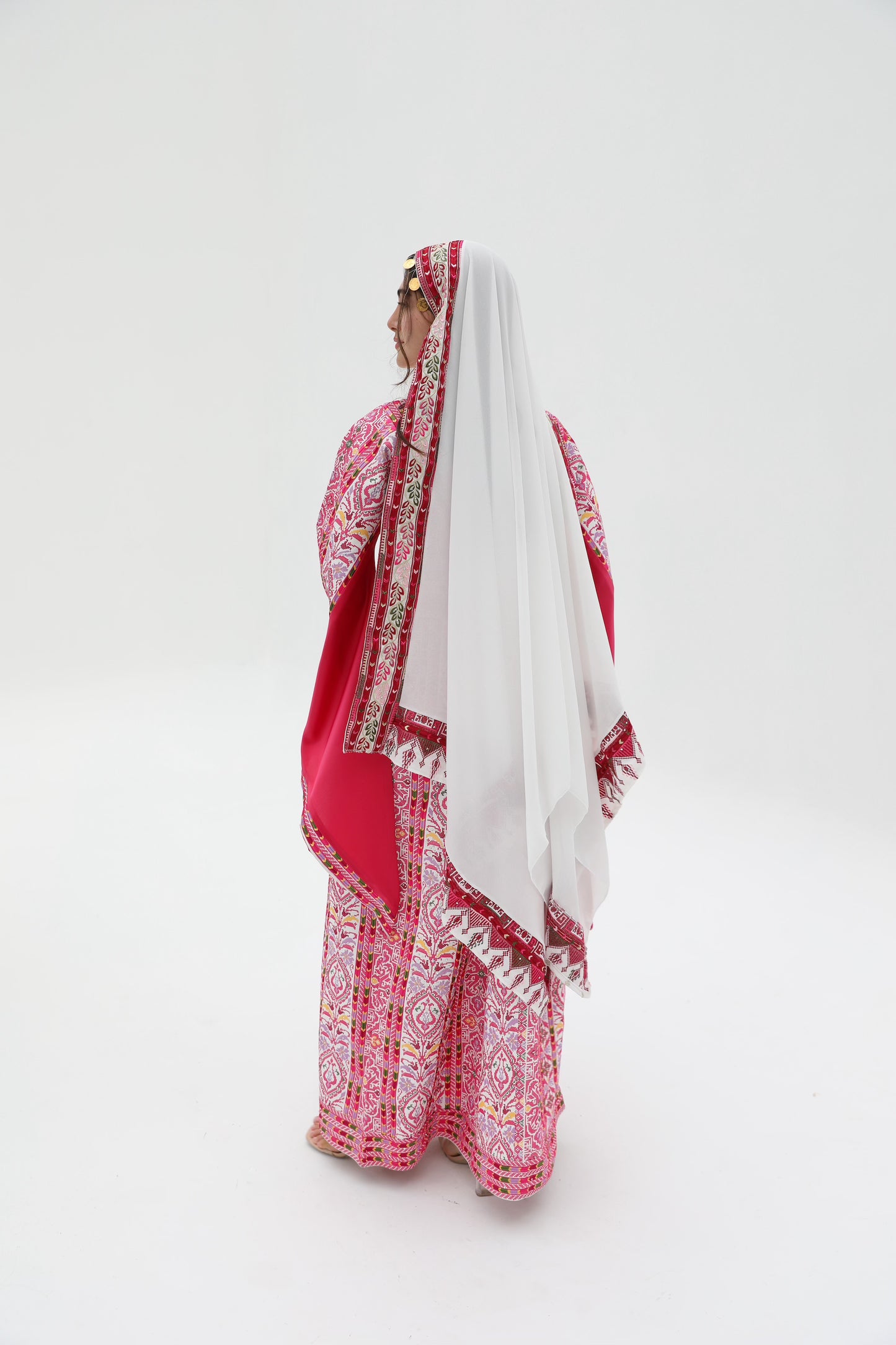 Shahd Long Sleeve Pink and White Thobe