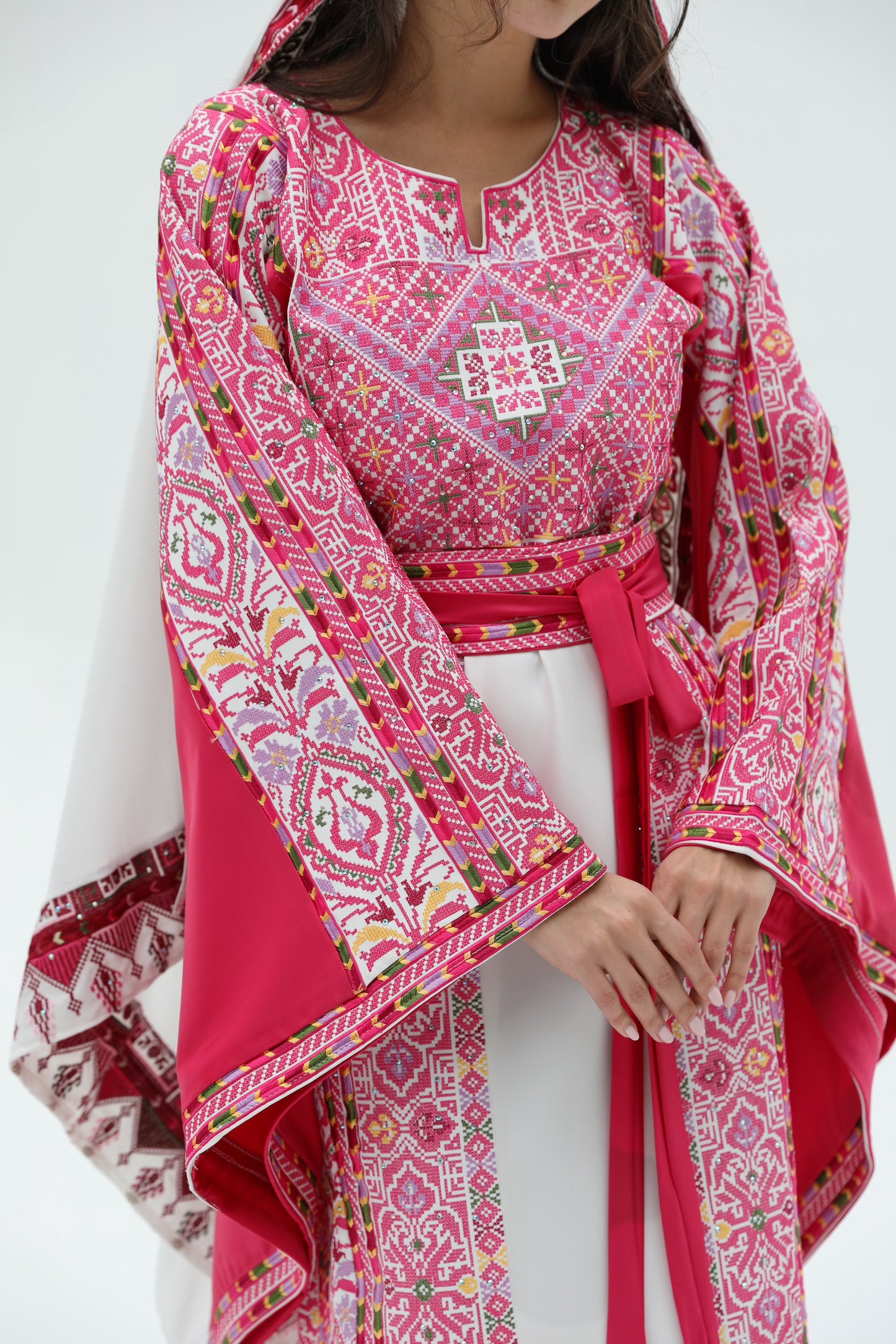 Shahd Long Sleeve Pink and White Thobe